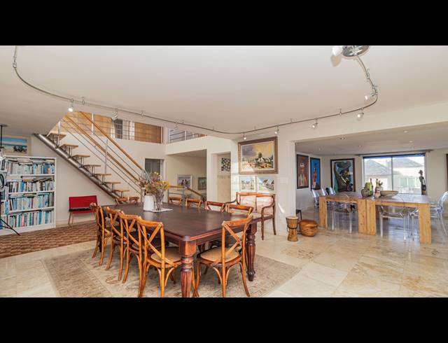 6 BEDROOM HOUSE FOR SALE IN BLOUBERGSTRAND